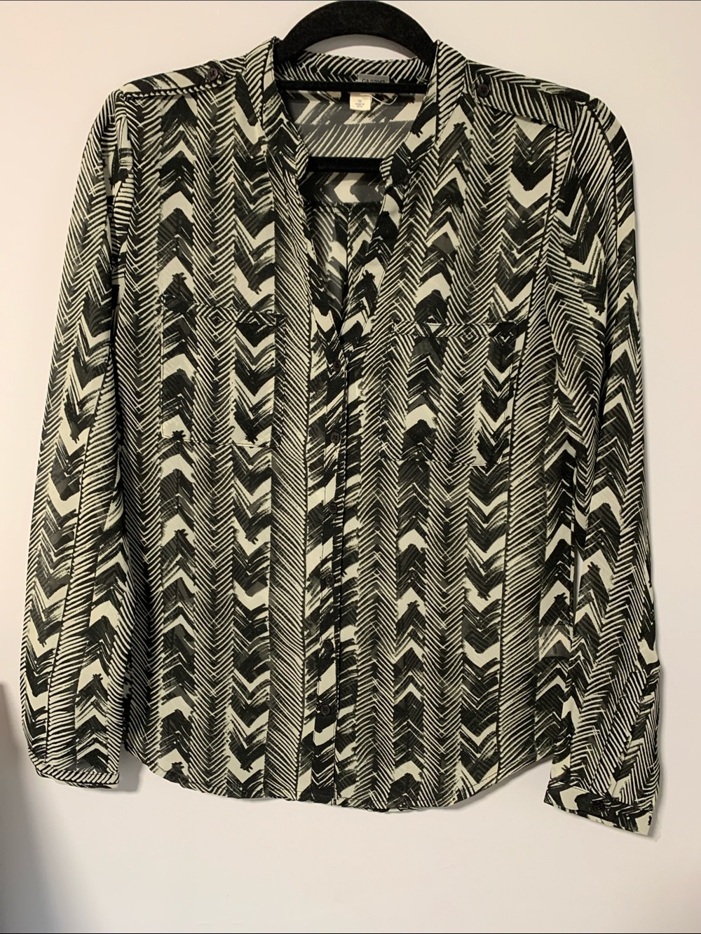 Olive & Oak Black White Geometric Print Blouse Size xs